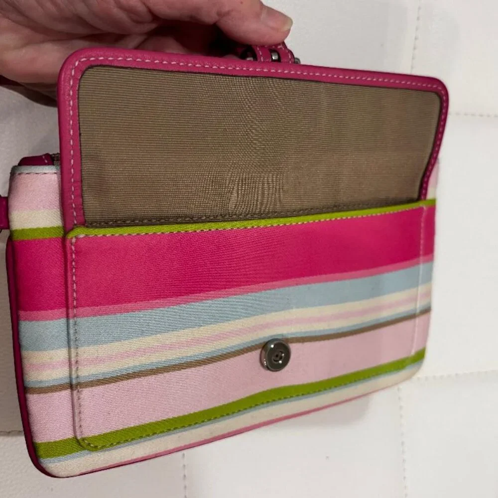 Y2K Vintage Coach Soho Hamptons Legacy Pastel Stripe Buckle Wristlet Pink Strap - Picture 5 of 7